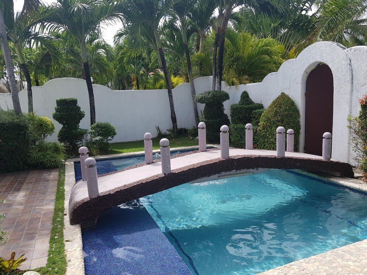 Mactan Isla Resort Lapu-Lapu City Exterior photo